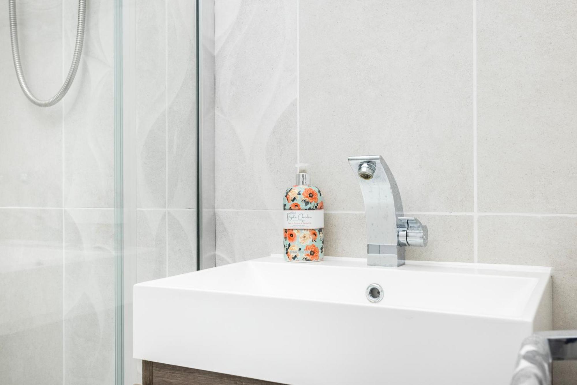 Modern 1 Bedroom Near Kensington High Street Apartamento